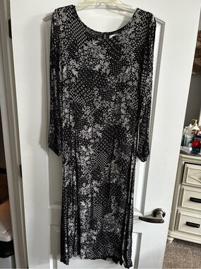 Old Navy Black and White Floral Maxi Dress